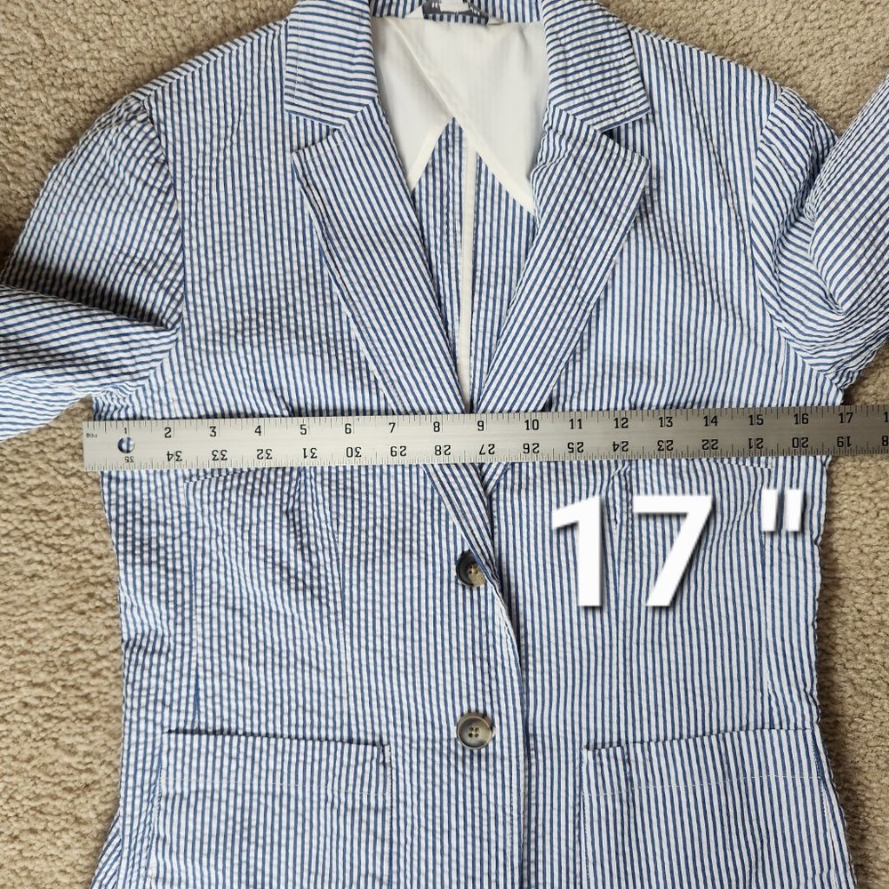 NWOT L.L.Bean Signature Seersucker Blazer in Blue Pinstripe Size 2 - Picture 2 of 7